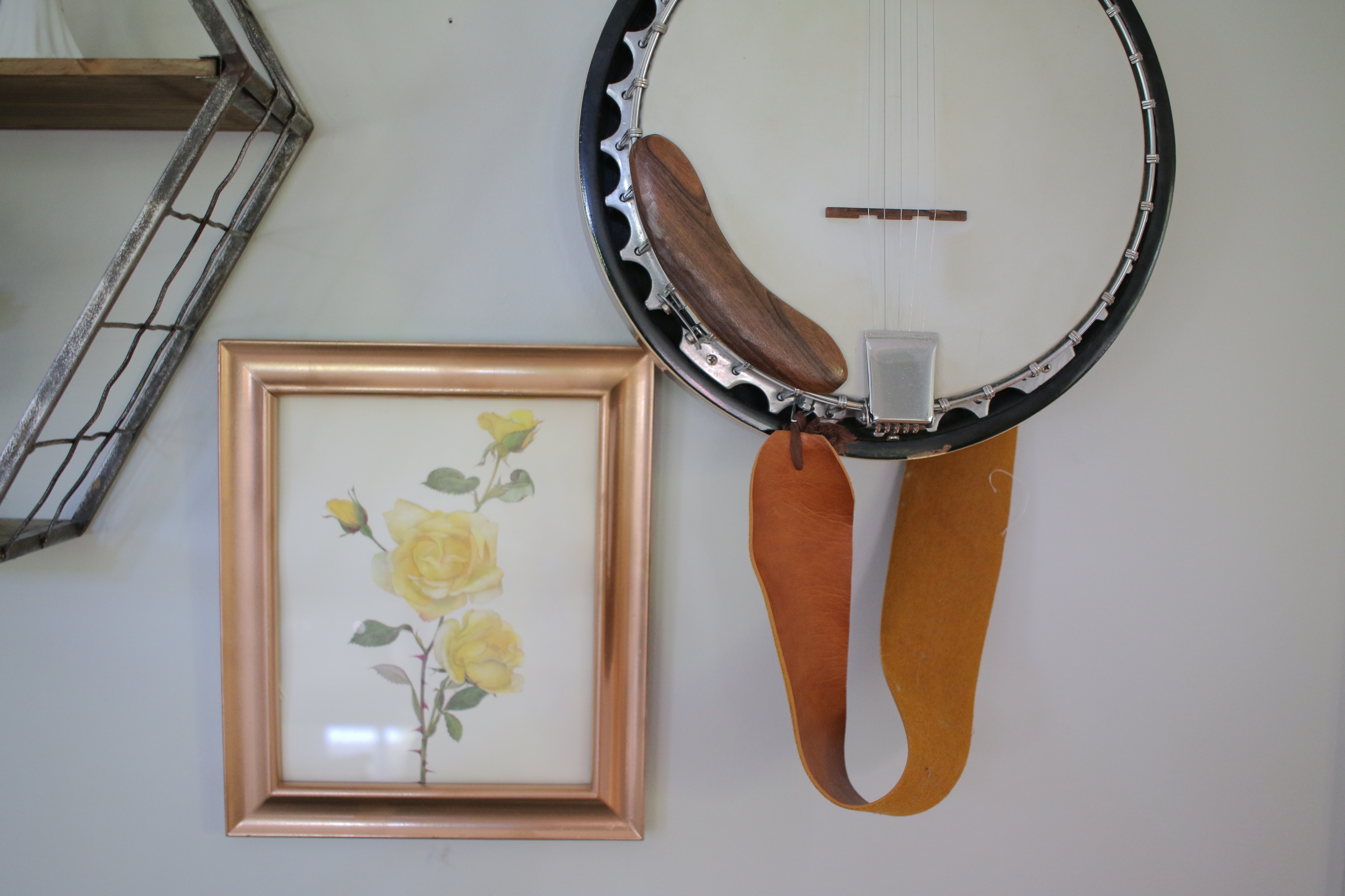 Banjo + Vintage Art | Mrs Amber Apple